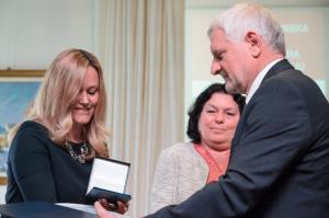 Otvoritev filatelistične razstave in osrednja občinska proslava ob dnevu upora proti okupatorju 16